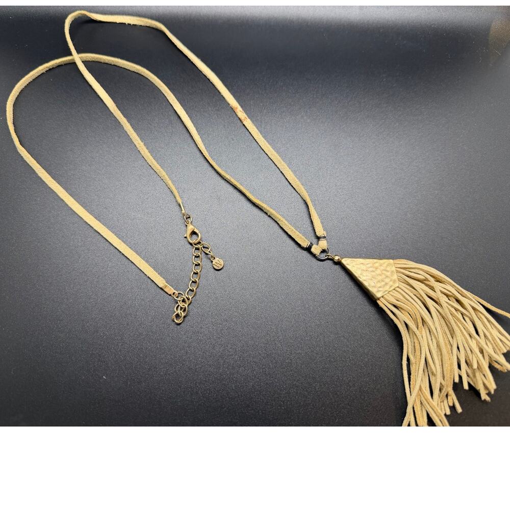 Nice Suede Tassel Pendant Leather Necklace Signed W